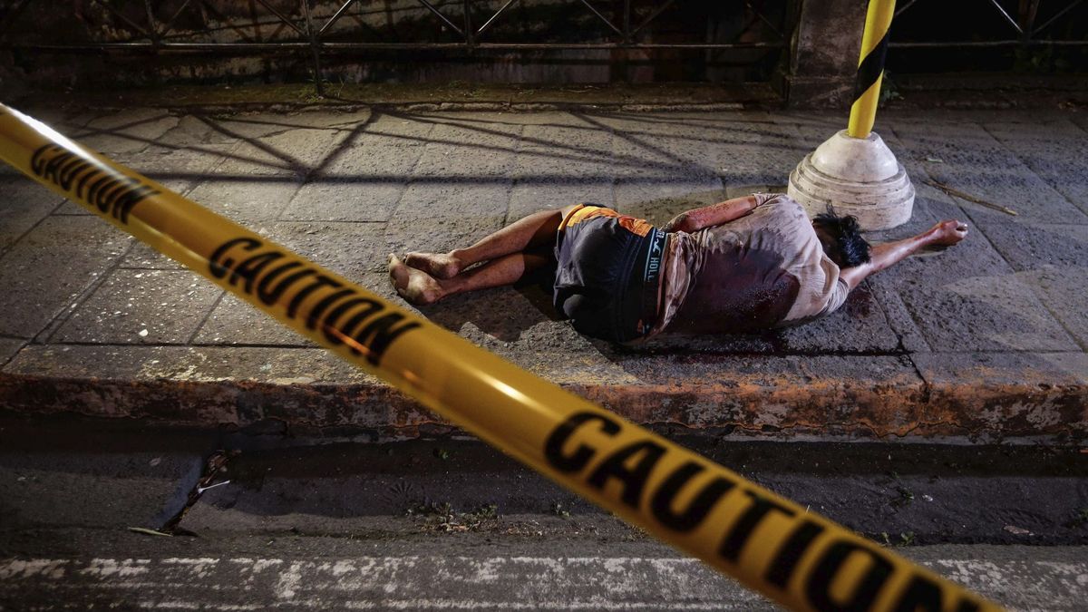 Duterte dice haber arrojado los cadáveres de narcotraficantes a los barrancos de Filipinas