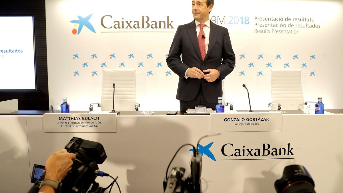 Los sindicatos exigen a CaixaBank que el ERE se cubra solo con bajas voluntarias