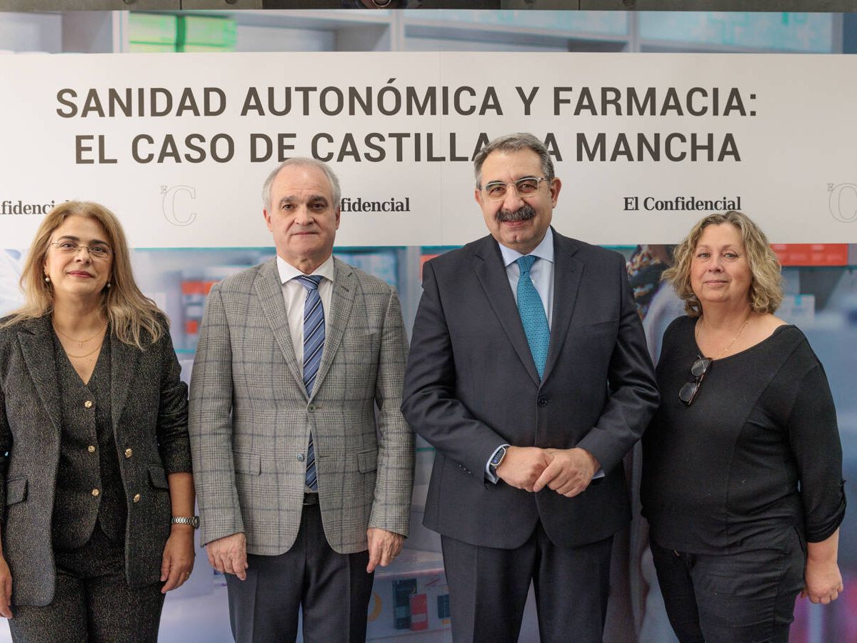 Foto: Mesa redonda 'Sanidad autonómica y farmacia: el caso de Castilla-La Mancha'.