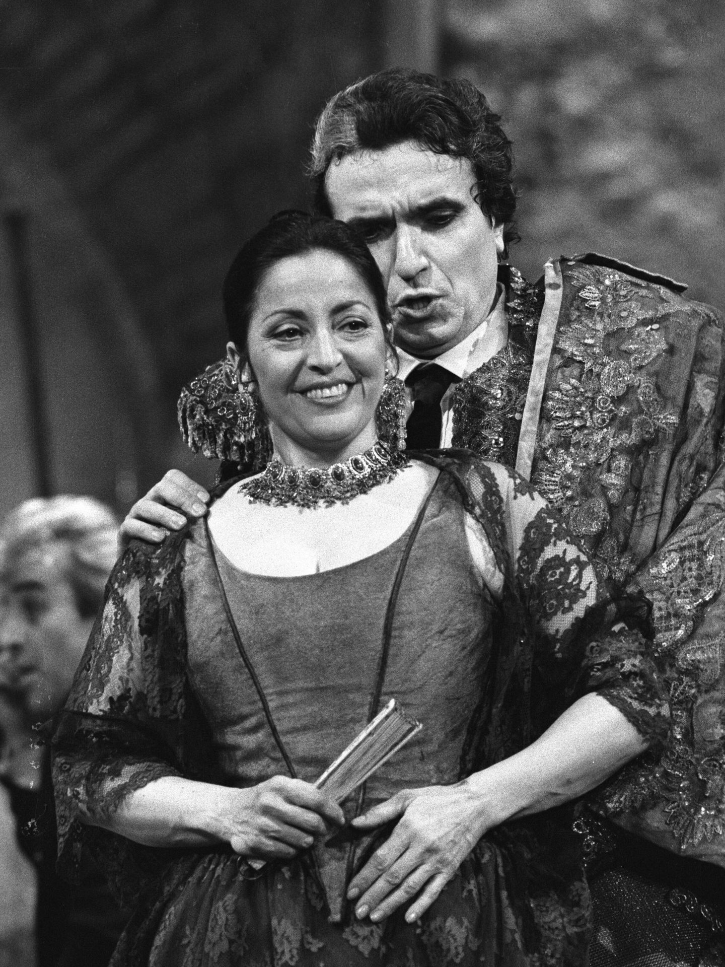 Teresa Berganza y Ruggero Raimondi, interpretando a Carmen y Escamillo en la ópera 'Carmen' de Georges Bizet en 1980. (Cordon Press)