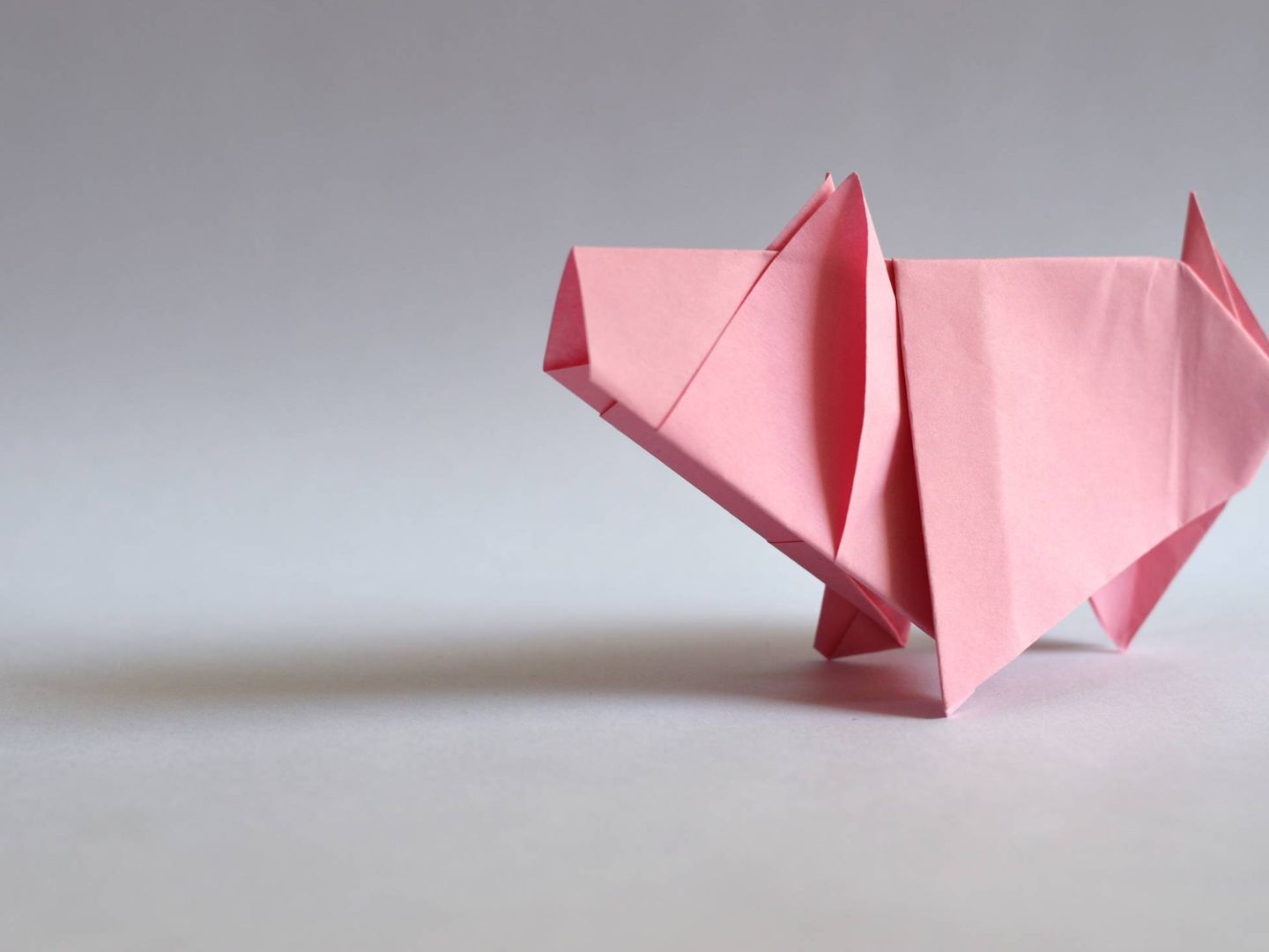 Una figura de papel de un cerdo. (Pexels)