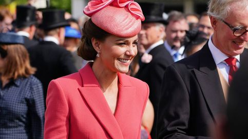 Kate Middleton deslumbra en los jardines de Buckingham Palace con un look coral ideal