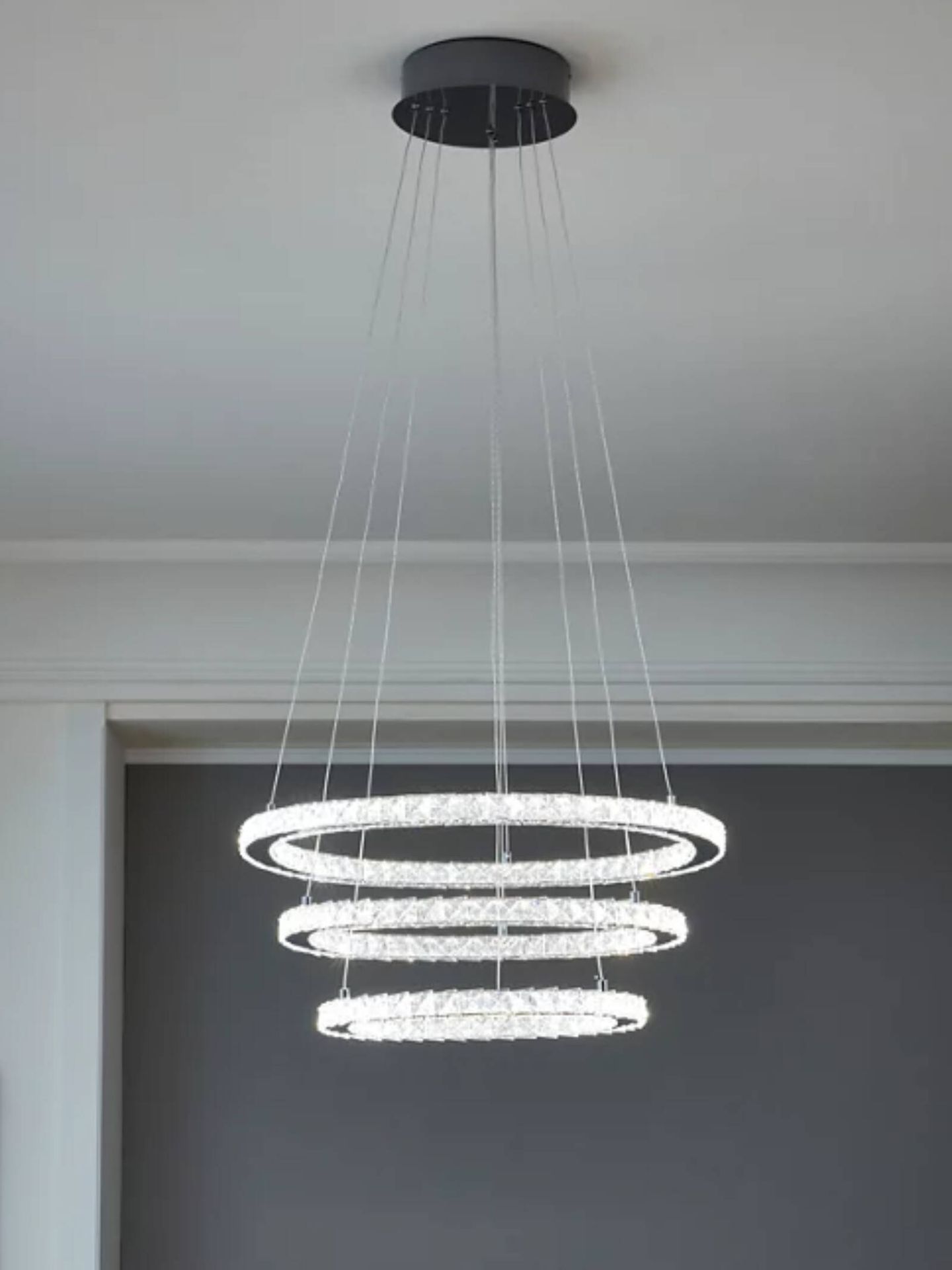 Lámparas de chandelier low cost para dar un toque chic a tu casa. (Cortesía/Leroy Merlin)