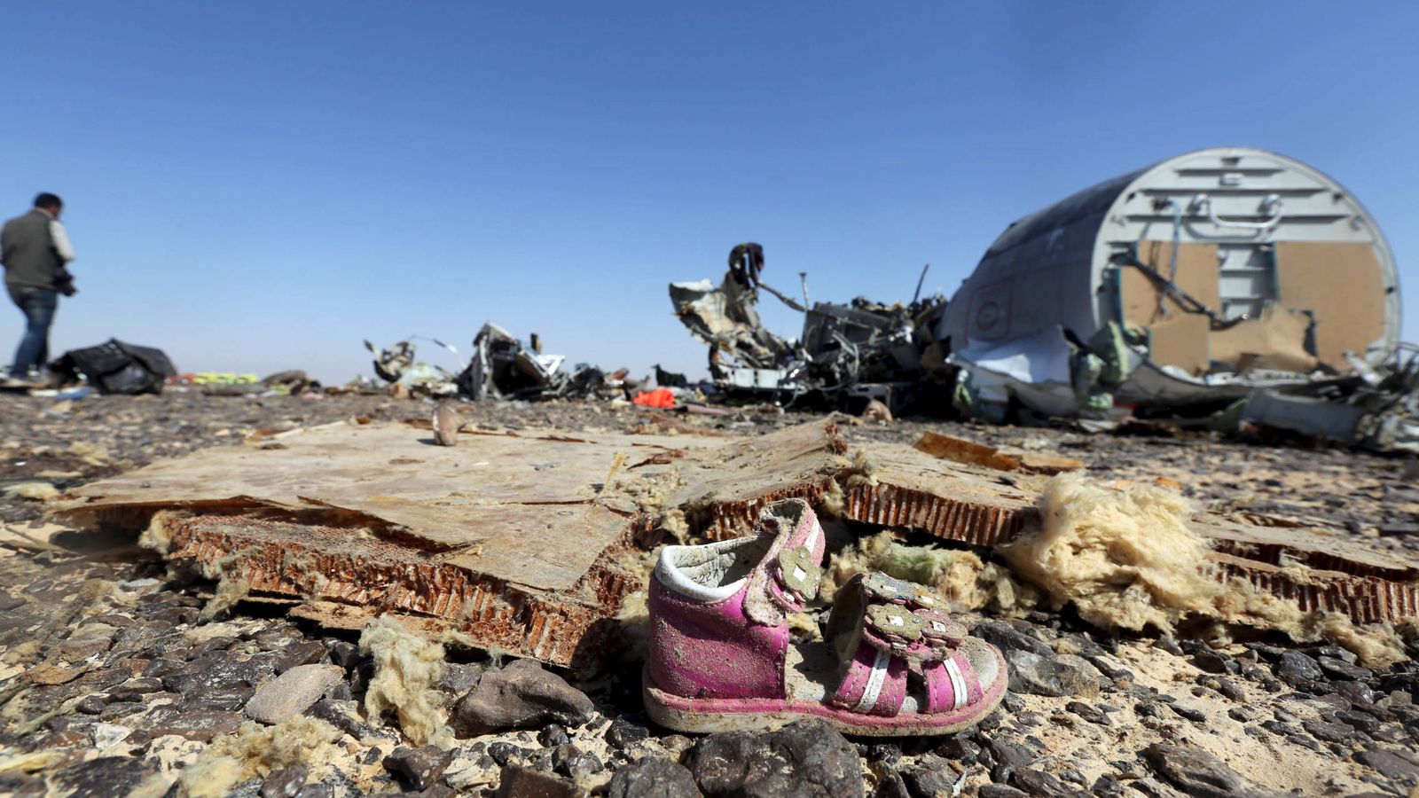 Foto: Restos del avión ruso derribado en el Sinaí, Egipto, por un atentado del Estado Islámico, en noviembre de 2015. (Reuters)
