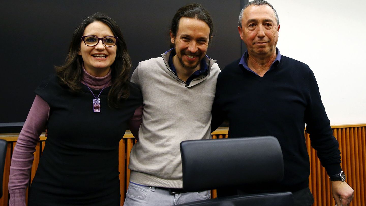 Mónica Oltra, con Pablo Iglesias y Joan Baldoví. (Efe)