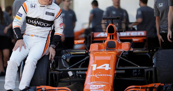 Foto: Fernando Alonso con su MCL32. (Reuters)