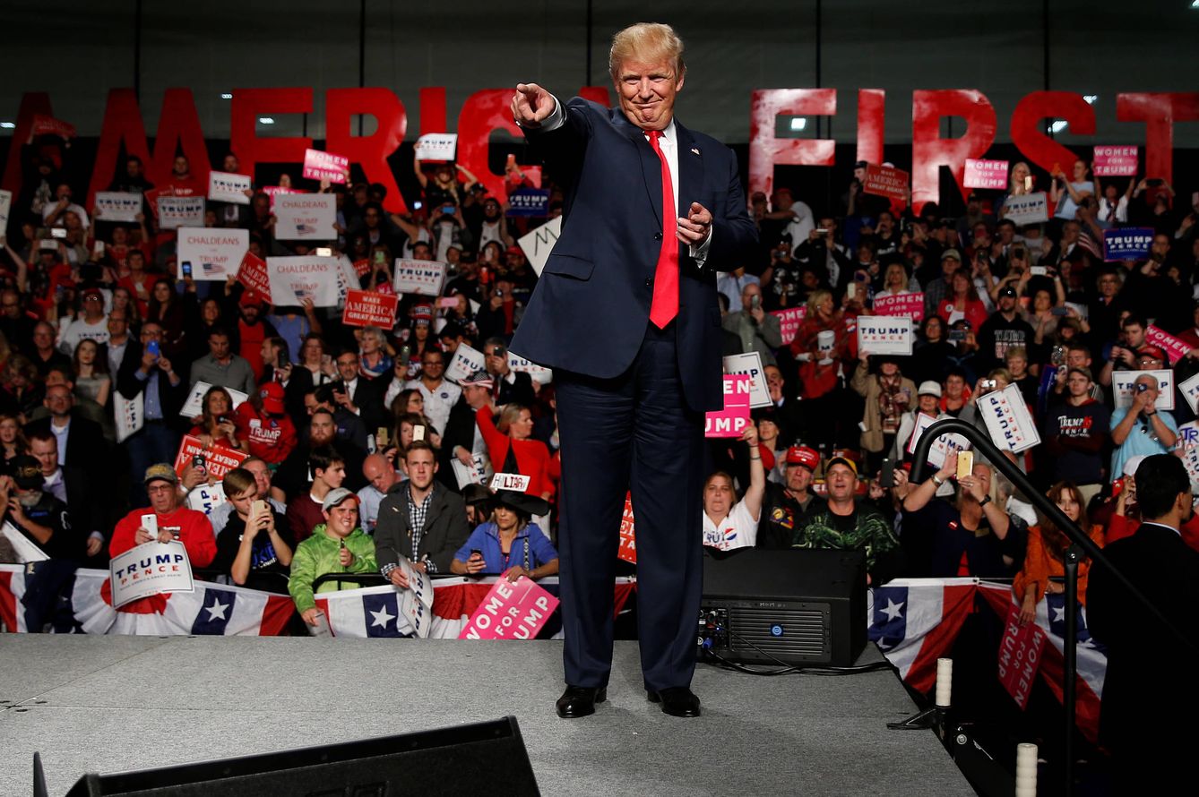 Donald Trump durante un acto de campaña en Warren, Michigan, el 31 de octubre de 2016 (Reuters).