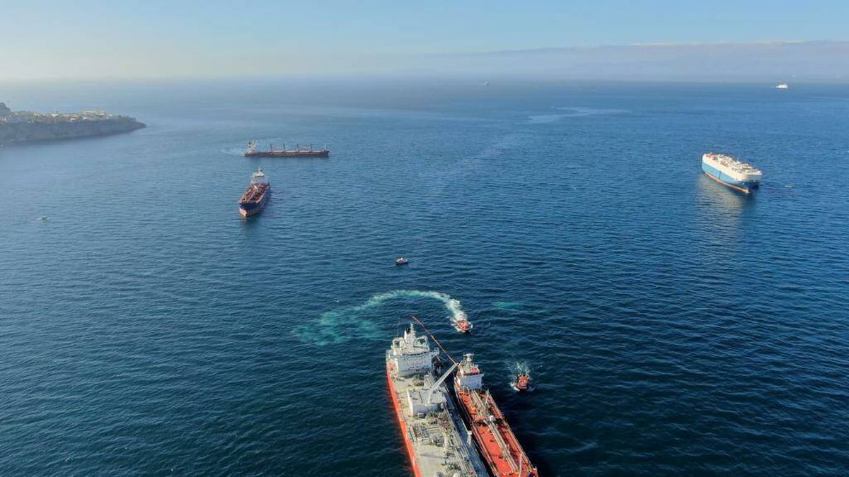 Un nuevo vertido de petróleo en Gibraltar pone en alerta a la costa gaditana