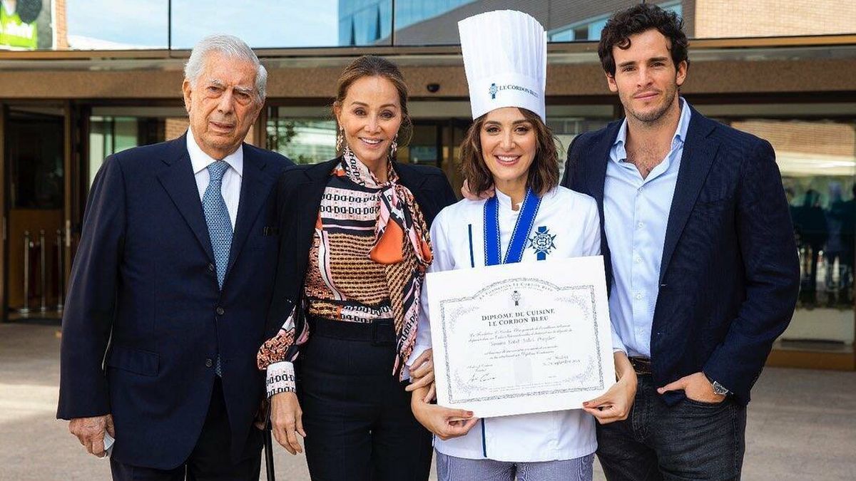 El look con sello español de Isabel Preysler para la graduación de Tamara Falcó como chef