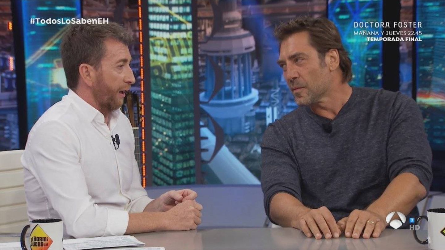 Pablo Motos y Javier Bardem, en 'El hormiguero'. (Antena 3)