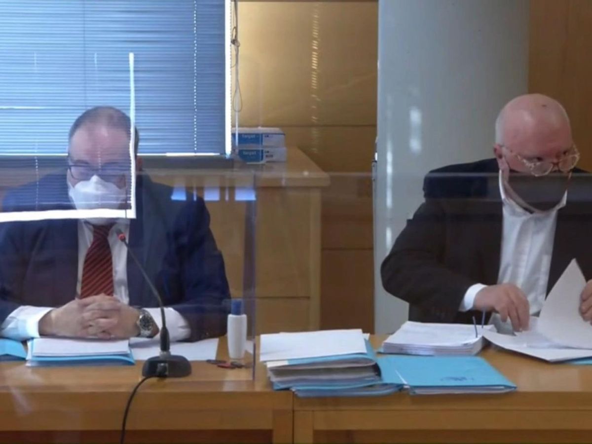 Foto: Captura de video de la señal institucional del TSJ, al inicio del primer juicio del excomisario José Villarejo (d) como acusado por calumnias al exdirector del Centro Nacional de Inteligencia (CNI) Félix Sanz Roldán. (EFE)