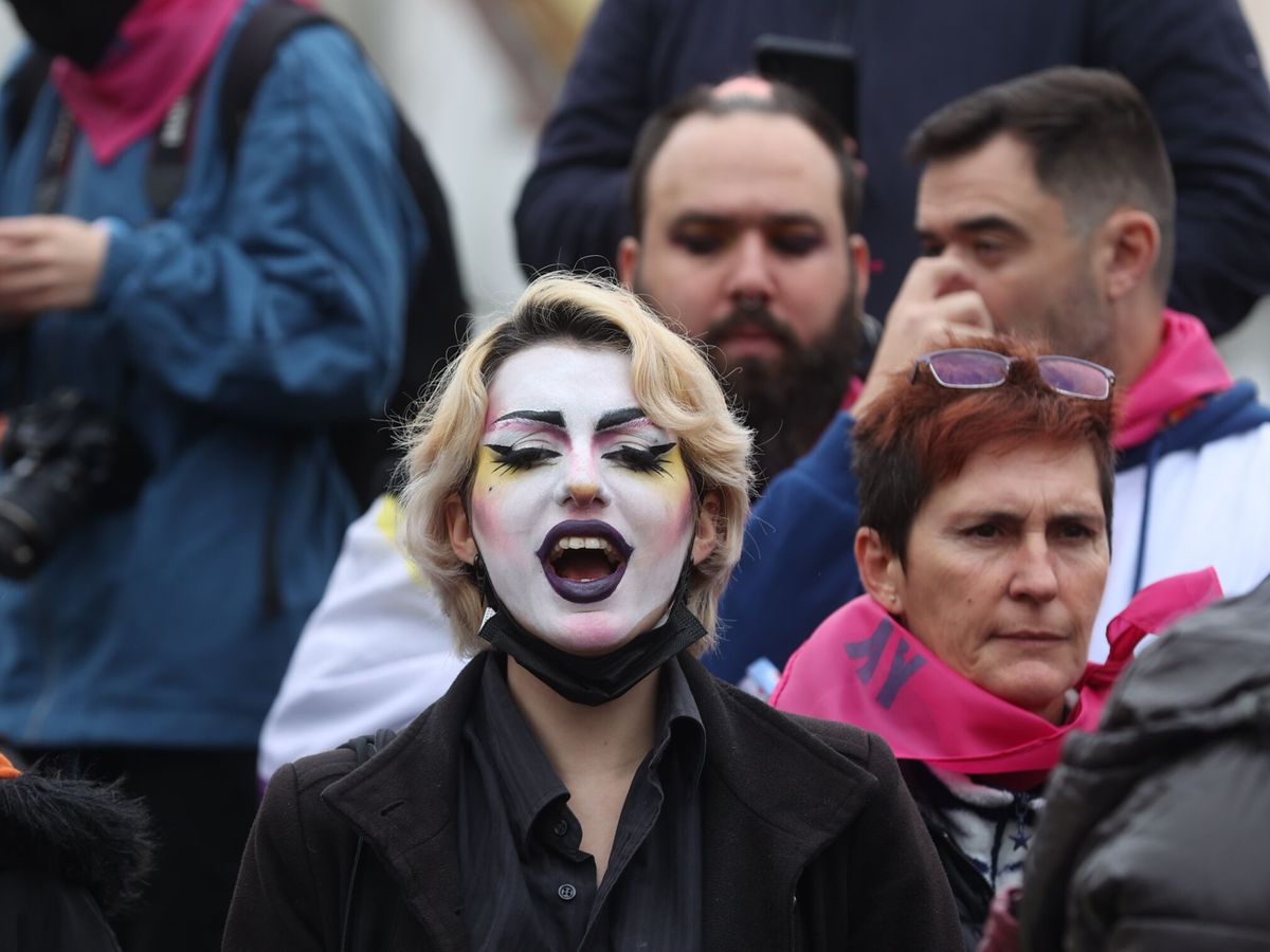 Foto: Cientos de personas piden la ley trans ya para luchar "contra el fascismo".