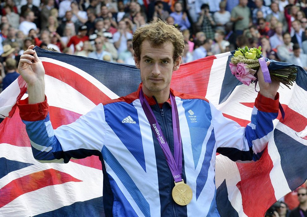 Foto: Andy Murray, con la bandera de Reino Unido tras ganar la medalla de oro de los Juegos Olímpicos.