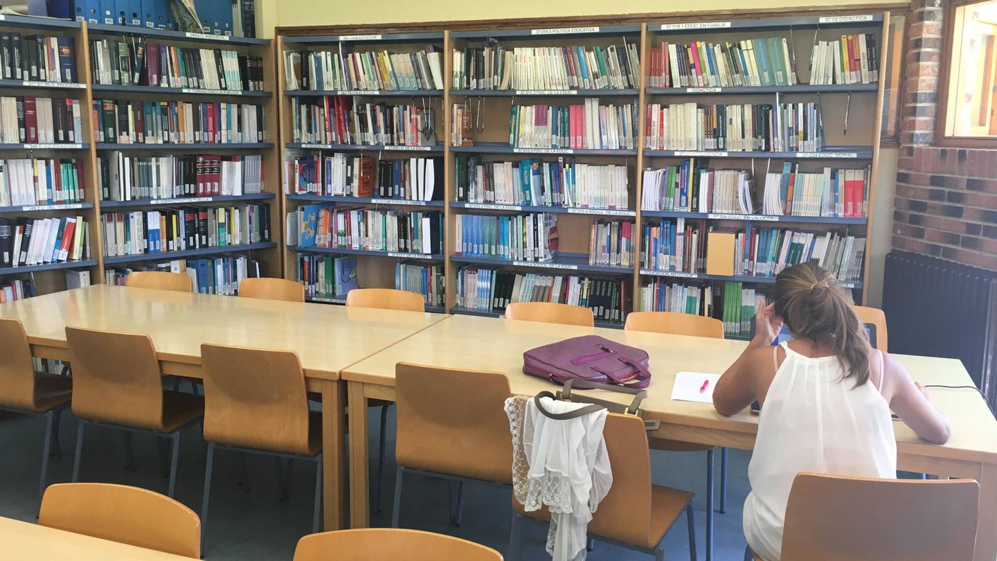 Imagen de la biblioteca de la UCJC que custodia la tesis de Sánchez. (MGR)