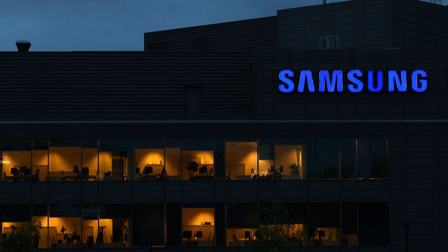 Logo de Samsung en una de sus oficinas 