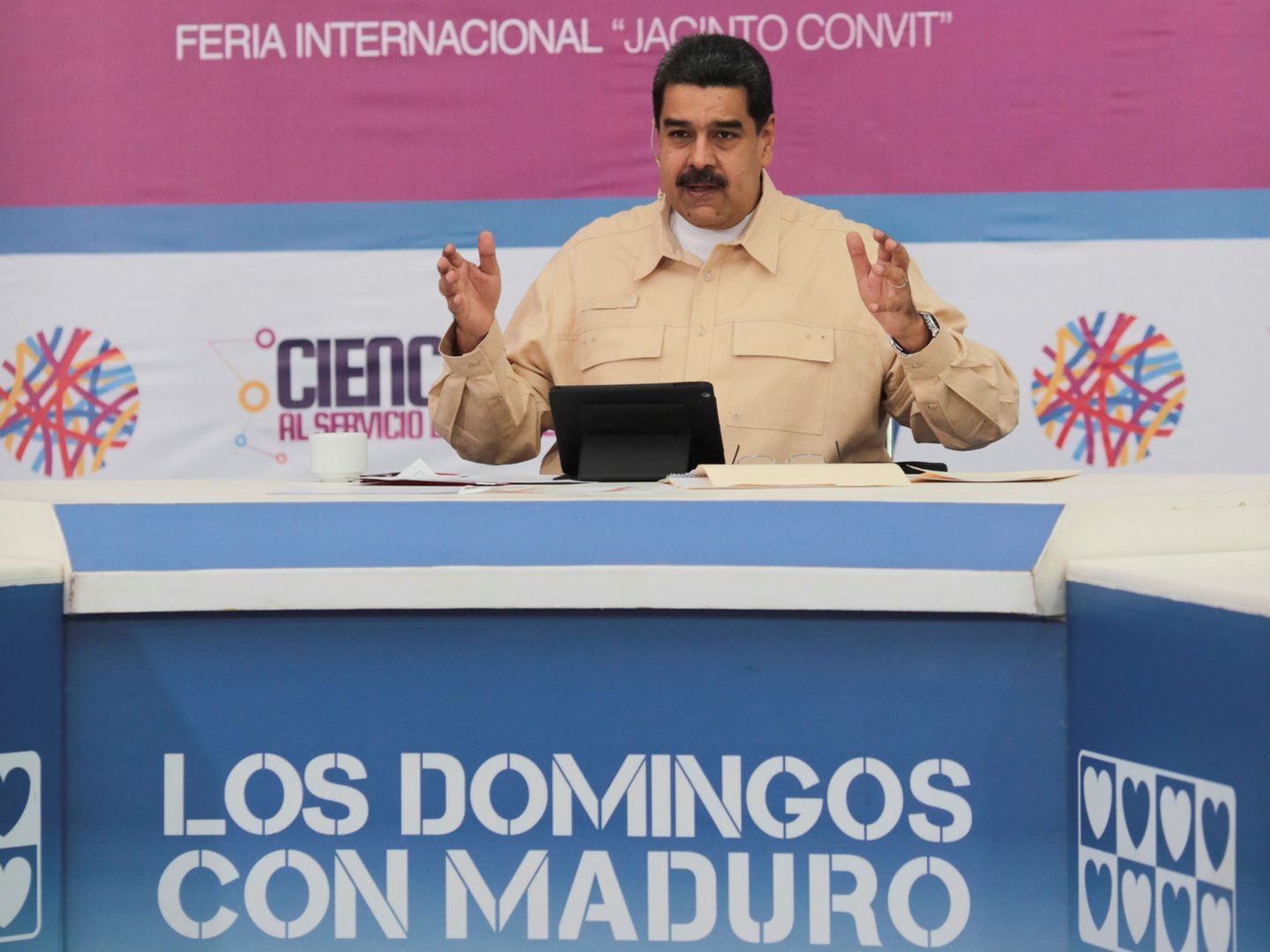 Maduro, en su programa de los domingos. (Reuters)