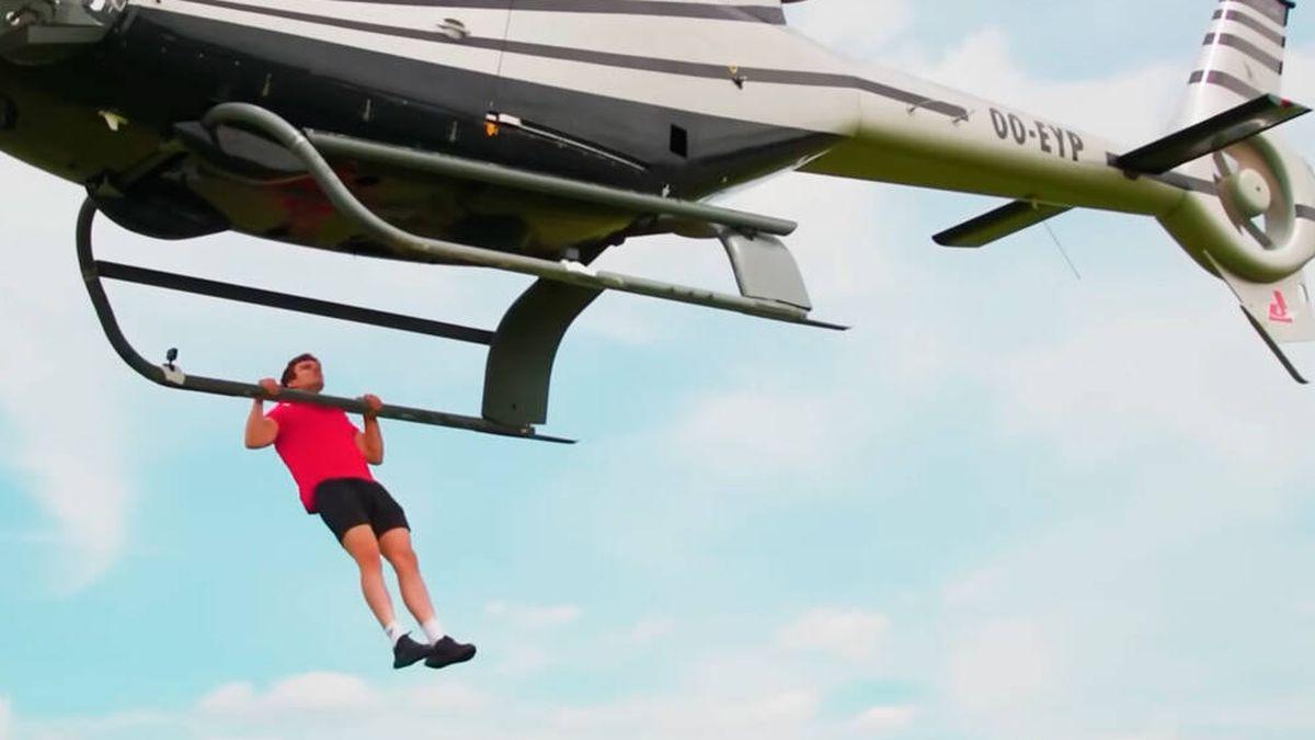 El sorprendente reto dos 'Youtubers': dominadas desde un helicóptero