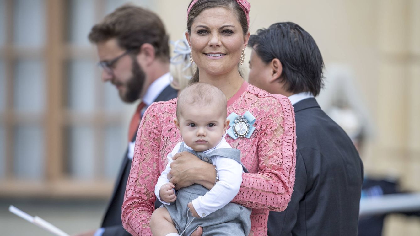 Foto: La princesa Victoria de Suecia y su hijo, el príncipe Oscar (Gtres)