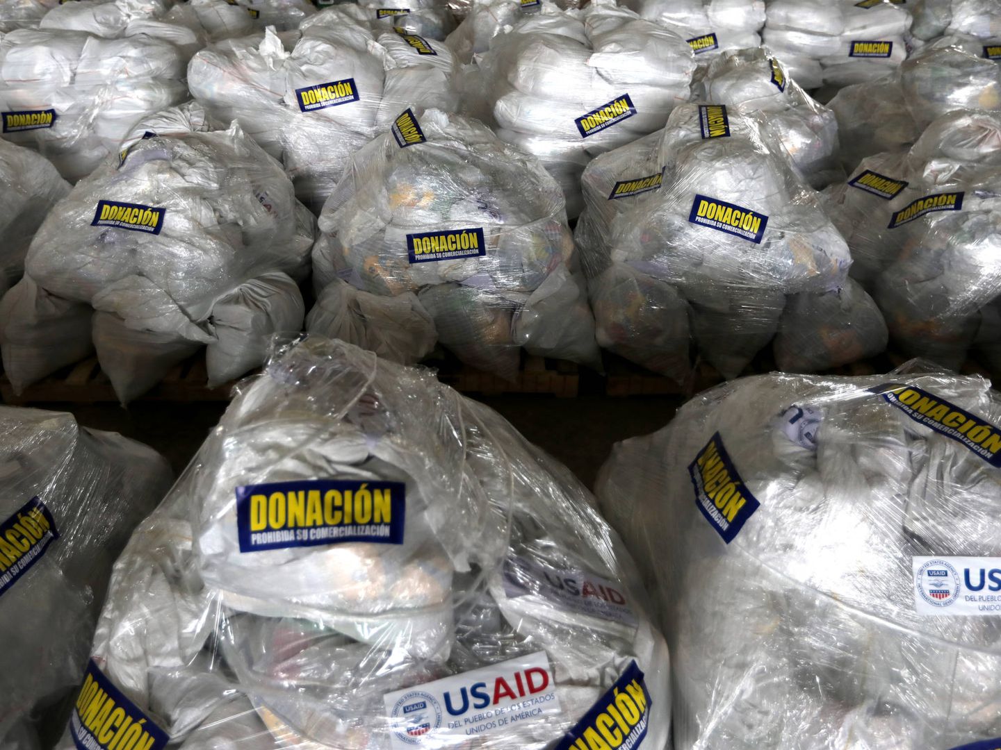 Ayuda humanitaria para Venezuela procedente de EEUU en un almacen en Cúcuta, en la frontera entre Colombia y Venezuela. (Reuters) 
