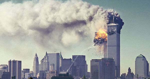 Foto: Explosión del segundo avión contra las Torres Gemelas, el 11 de septiembre de 2001. (Foto: Wikimedia Commons)