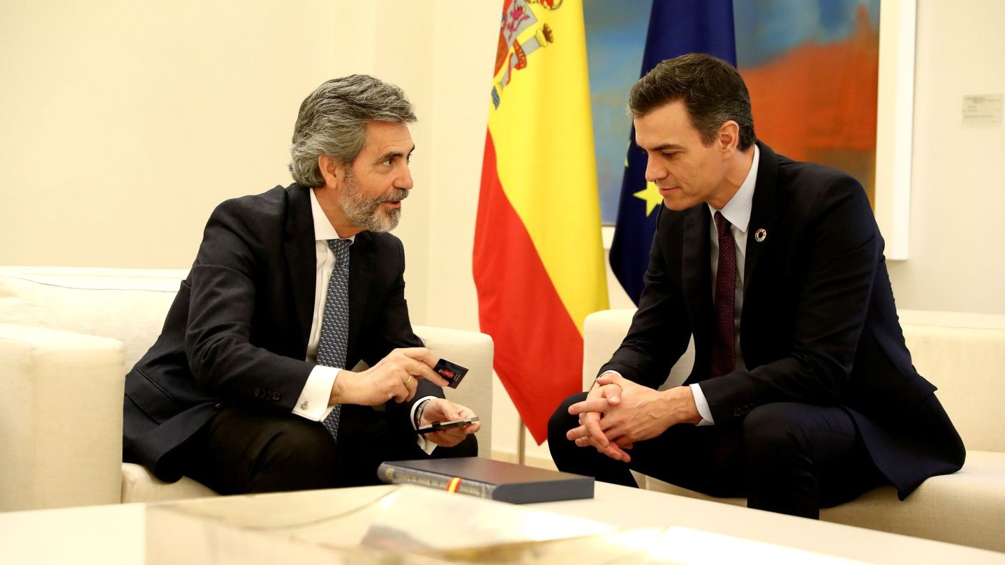 Pedro Sánchez y Carlos Lesmes, presidente del Consejo General del Poder Judicial (CGPJ), este 12 de febrero en la Moncloa. (EFE)