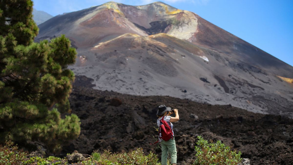 Del volcán de La Palma al Etna: estos son los 6 volcanes convertidos en una atracción turística