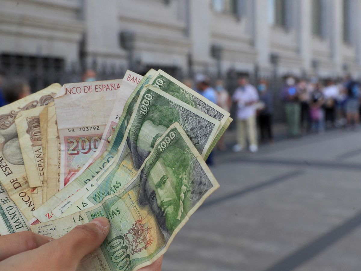 Foto: Encuentra 9 millones de pesetas y el Banco de España no se lo cambia a euros (EFE/Fernando Alvarado)