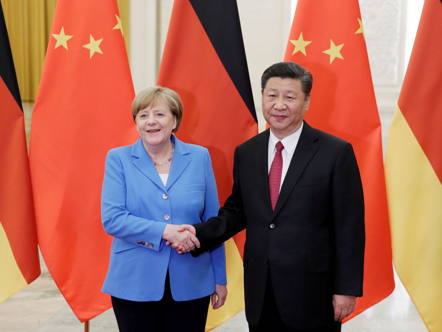Angela Merkel y Xi Jinping, en una cumbre hace unos años. (Reuters)