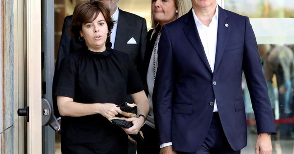 Foto: La candidata a la presidencia del Partido Popular, Soraya Sáenz de Santamaría y el presidente de la Xunta de Galicia, Alberto Núñez Feijoo. (EFE)