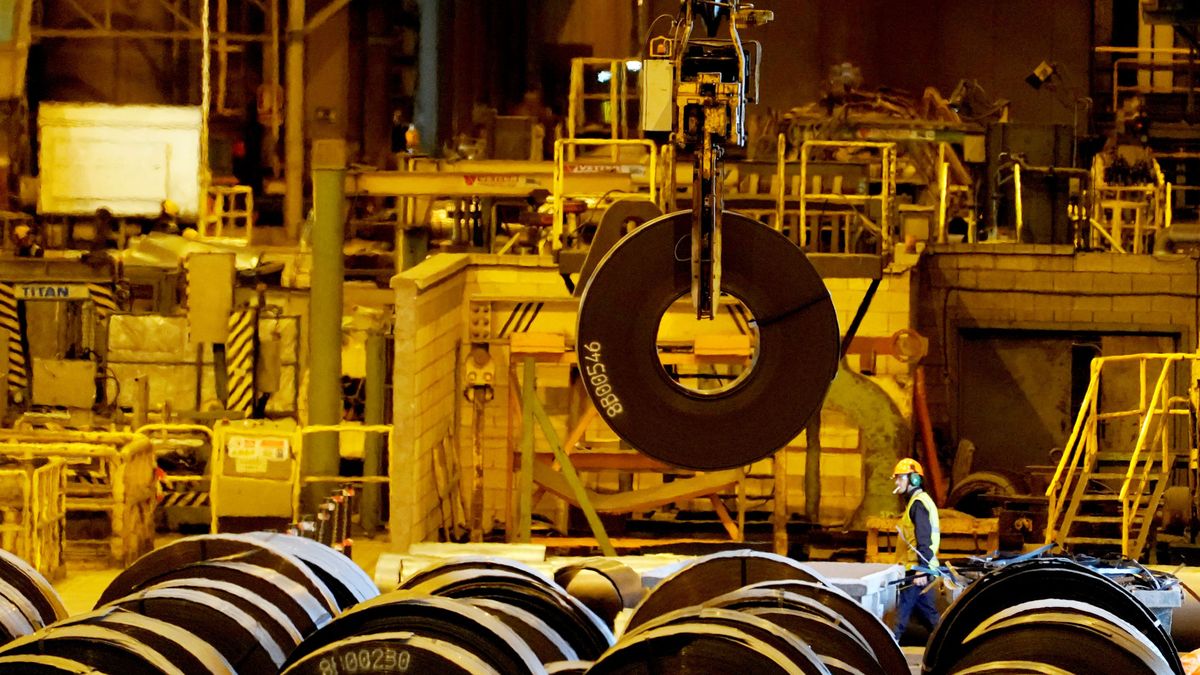 ArcelorMittal cae al sufrir el golpe de la desaceleración económica en sus cuentas