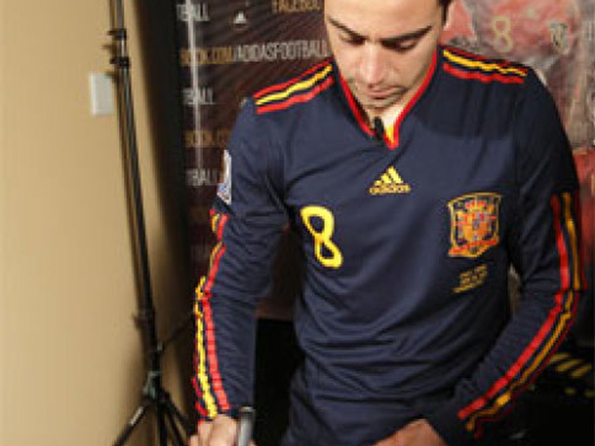 Gane una camiseta firmada por todos los jugadores de la Selección española