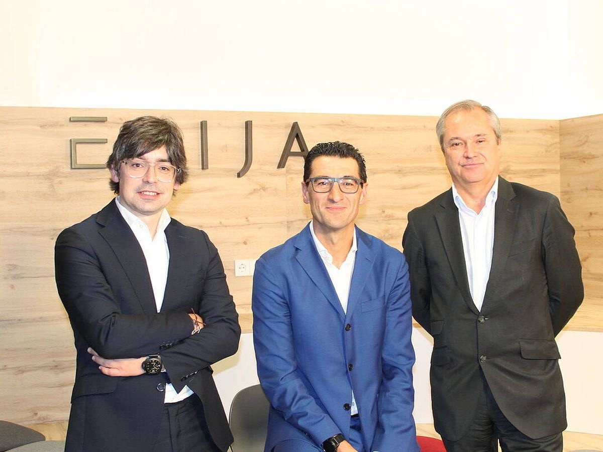 Foto: Alejandro Touriño, socio director de Ecija; Hugo Écija, presidente, y Pablo Jiménez de Parga, vicepresidente.