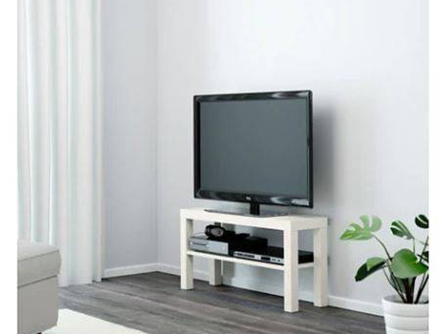 Mueble low cost total para la tele. 