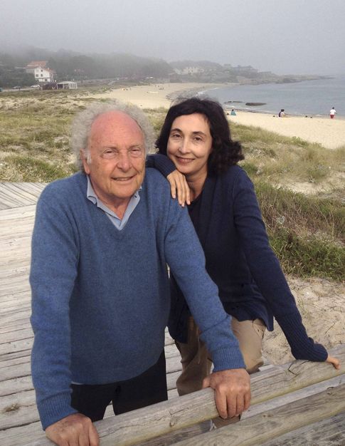 Elsa con su padre, Eduard Punset, con quien colaboró en 'Redes'. (Efe)