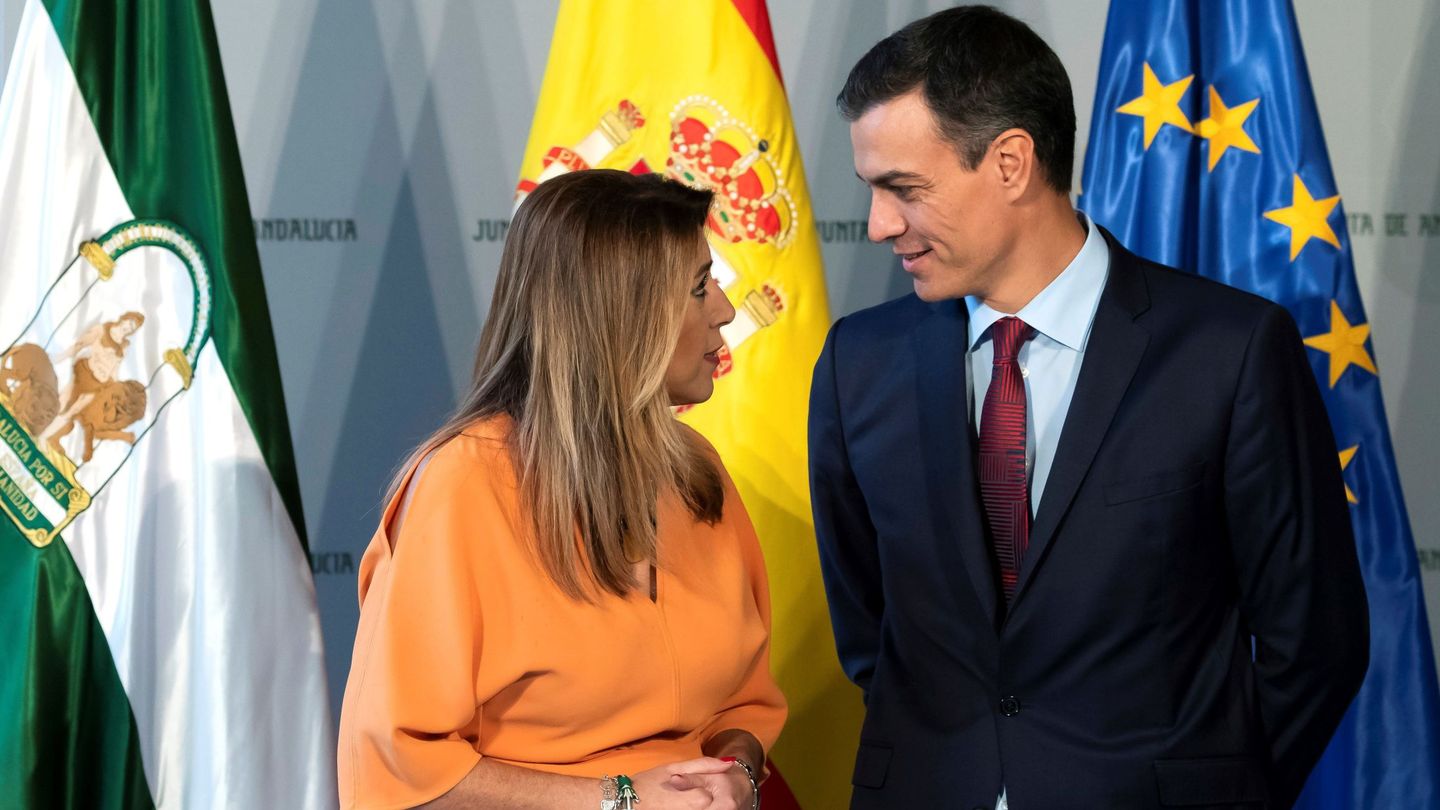 El presidente del Gobierno, Pedro Sánchez, junto a Susana Díaz. (EFE)