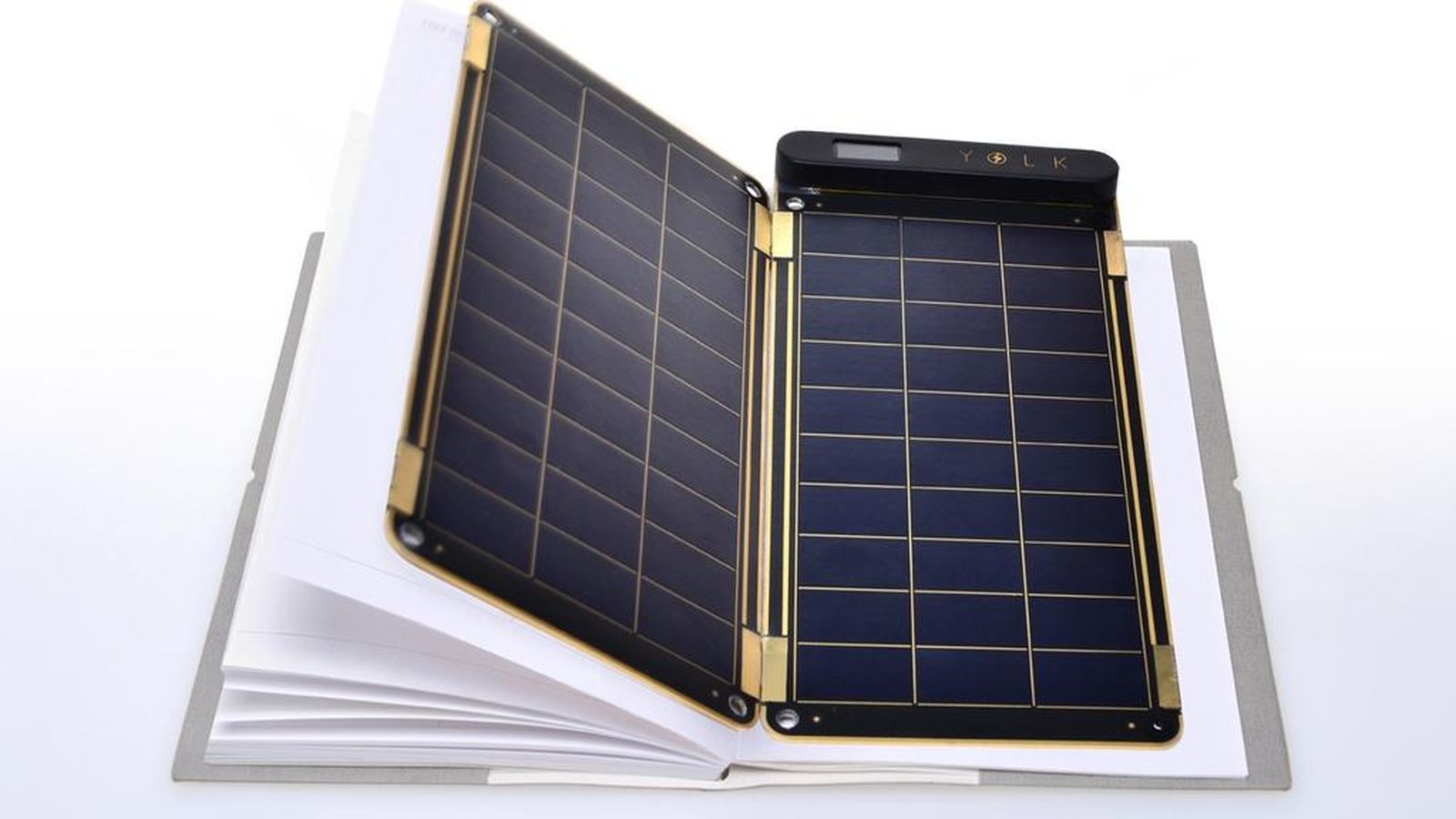 Solar Paper, un cargador solar para el móvil que cabe dentro de un cuaderno