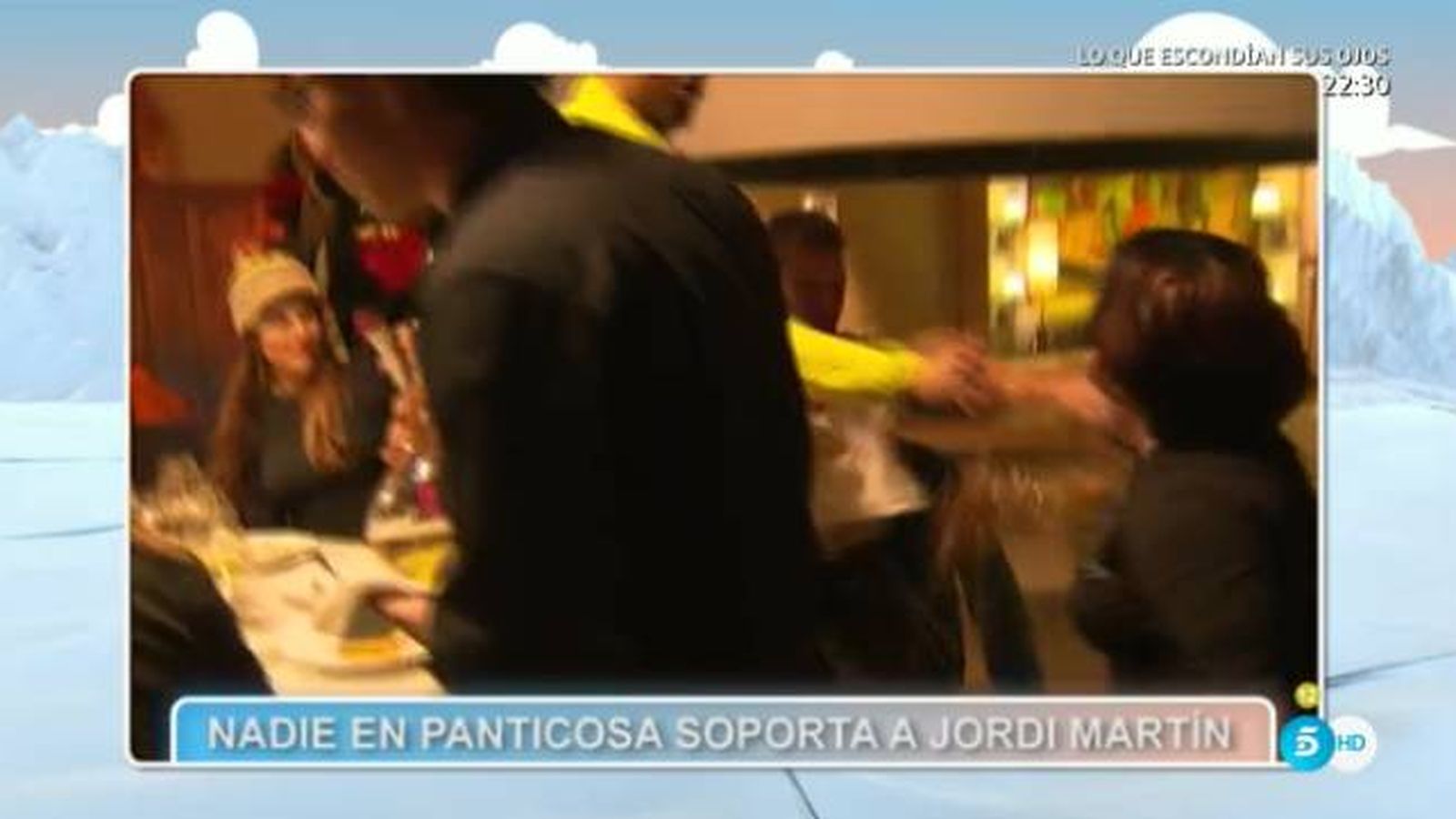 Foto: Chiqui lanzando un vaso de refresco a Jordi Martín