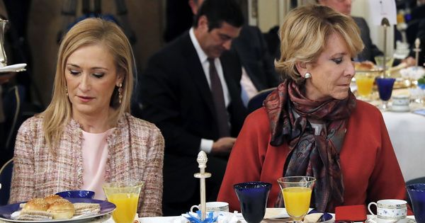 Foto: Las expresidentas de la Comunidad de Madrid Cristina Cifuentes y Esperanza Aguirre. (EFE)