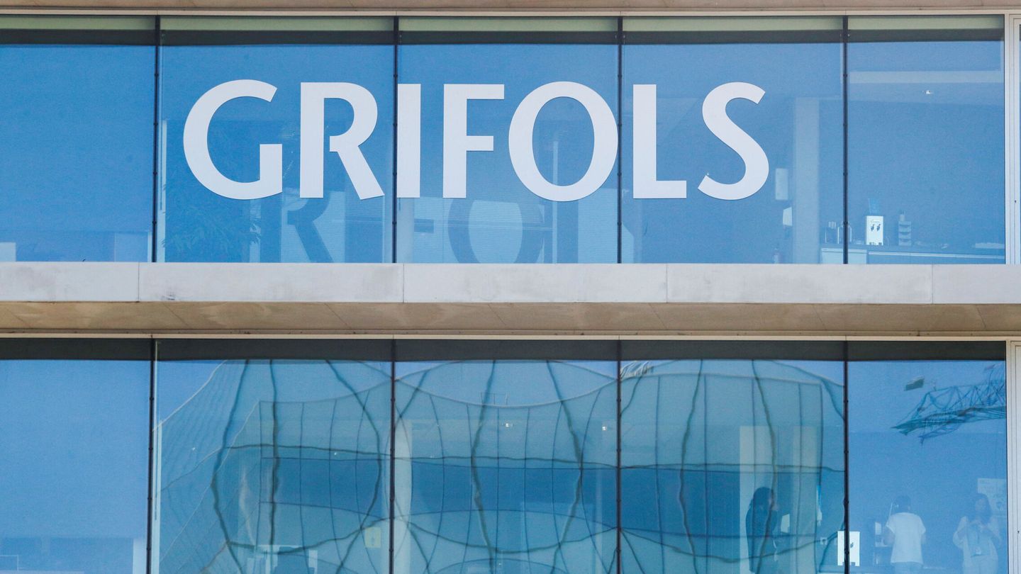 Logo de Grifols en su sede