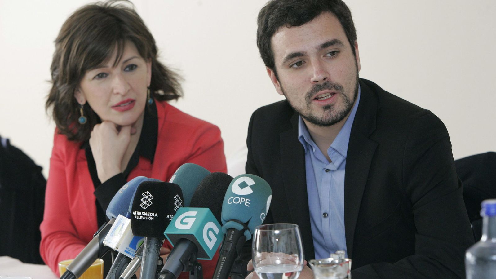 Foto: Alberto Garzón y Yolanda Díaz, en rueda de prensa en Ferrol (A Coruña) el pasado 9 de febrero. (EFE)