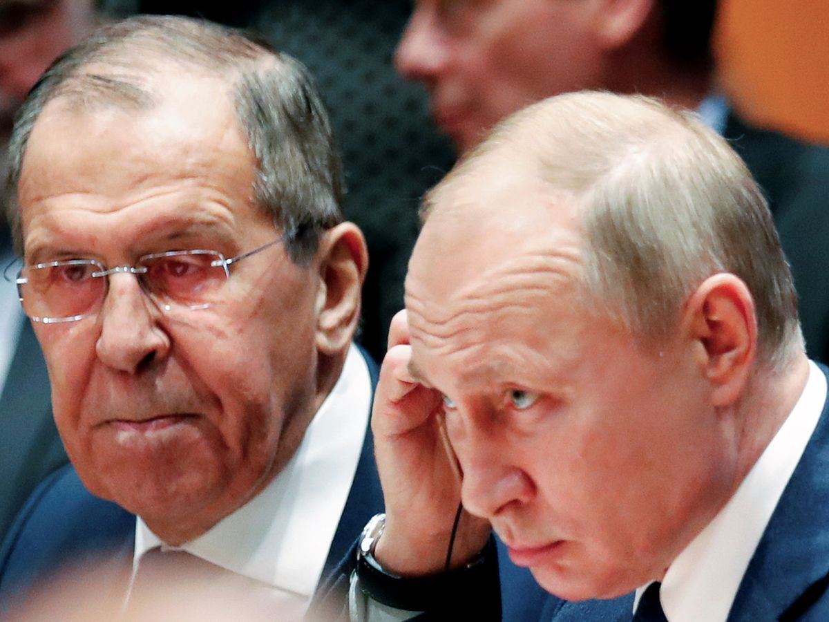 Foto: Putin junto al ministro de Exteriores ruso, Serguéi Lavrov, en 2020. (Reuters/Pool/Hannibal Hanschke)
