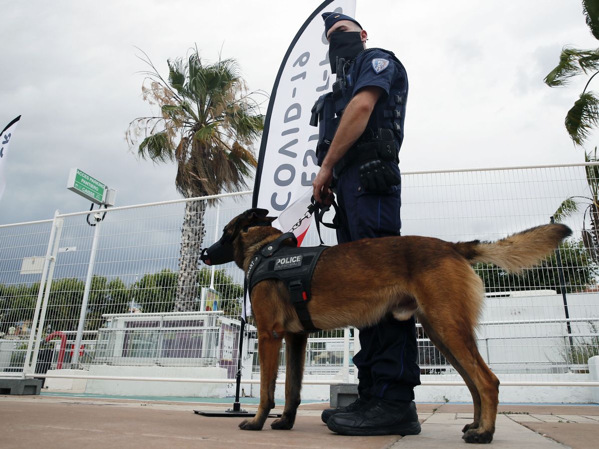 Foto: Policía en Cannes. (Reuters/Gonzalo Fuentes)
