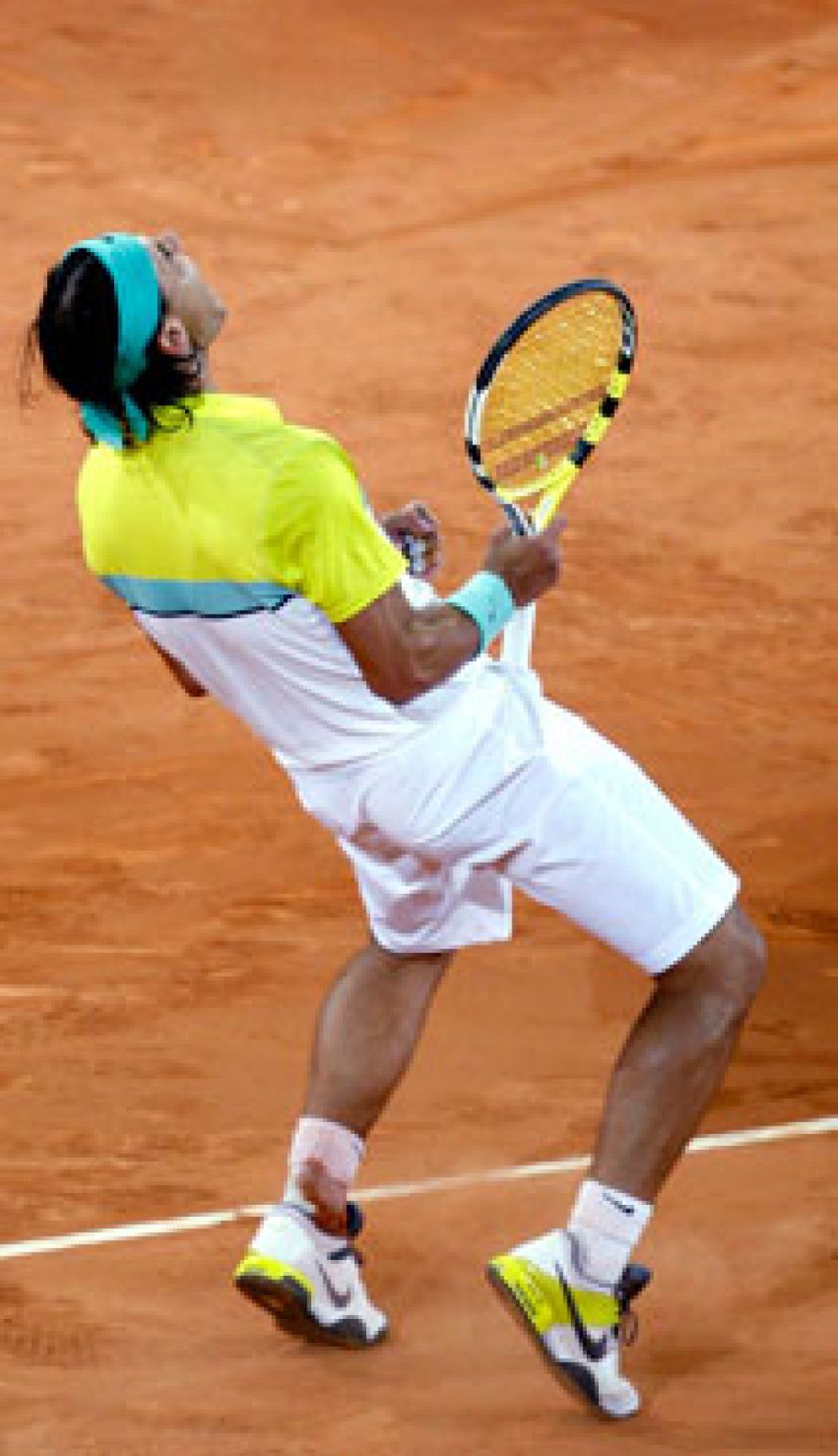 Foto: Nadal se mete en semifinales en un duelo fratricida