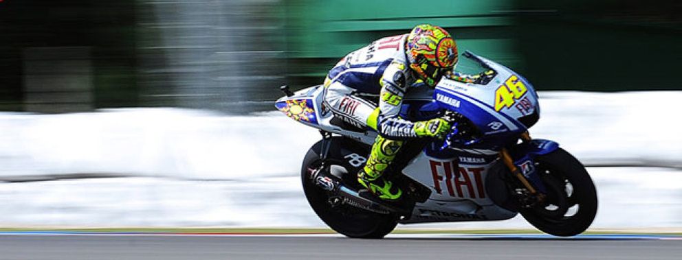 Foto: Rossi se impone con autoridad gracias a la caída de Lorenzo