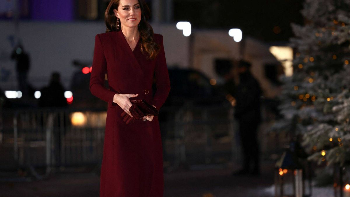 Kate Middleton reaparece tras los dardos de Harry y Meghan: look de 10 y junto a George y Charlotte