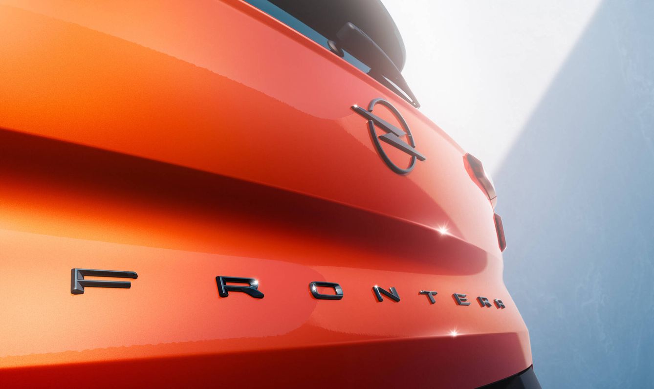 El Frontera será el primer coche de la marca en adoptar el reestilizado logotipo de Opel.