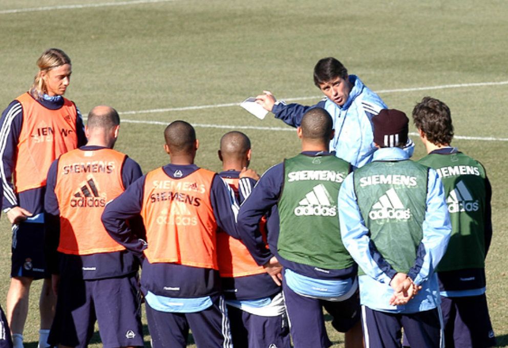 López Caro se presenta en el Santiago Bernabéu ante el colíder Osasuna