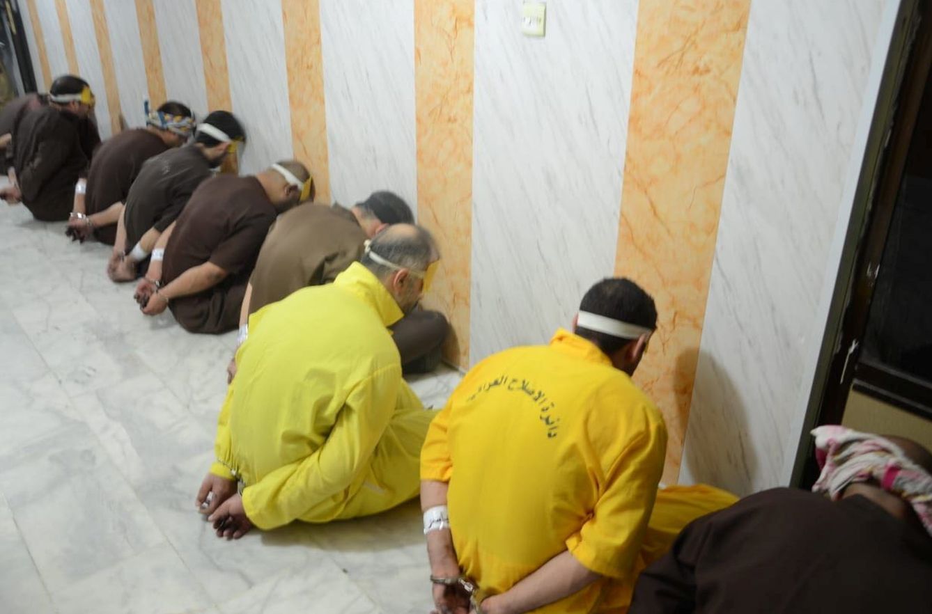 Condenados a muerte por terrorismo en el Ministerio de Justicia en Bagdad, el 29 de junio de 2018. (Reuters)
