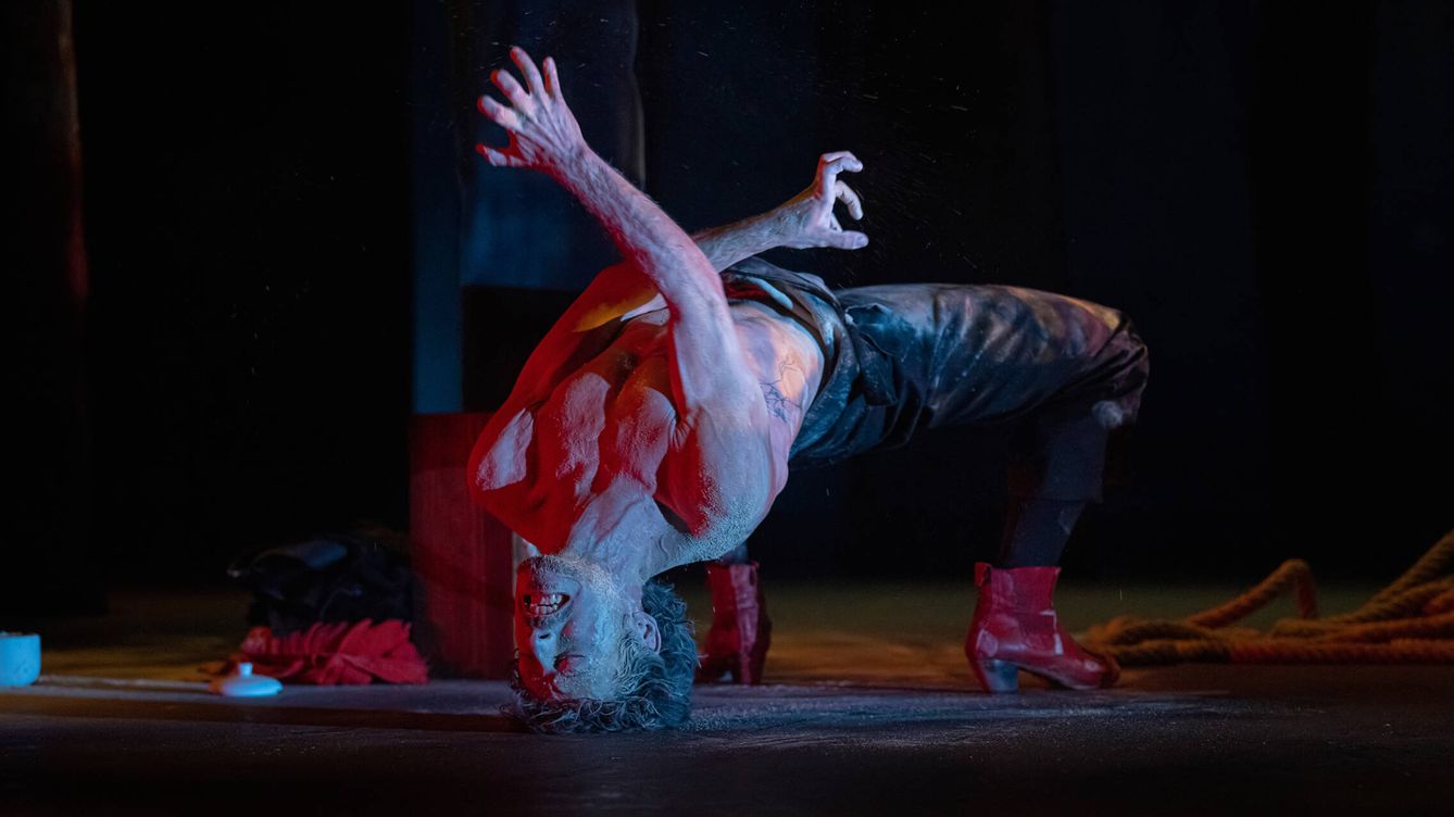 Foto: El bailaor Jesús Carmona, en un momento de su espectáculo 'Baile de Bestias'. 