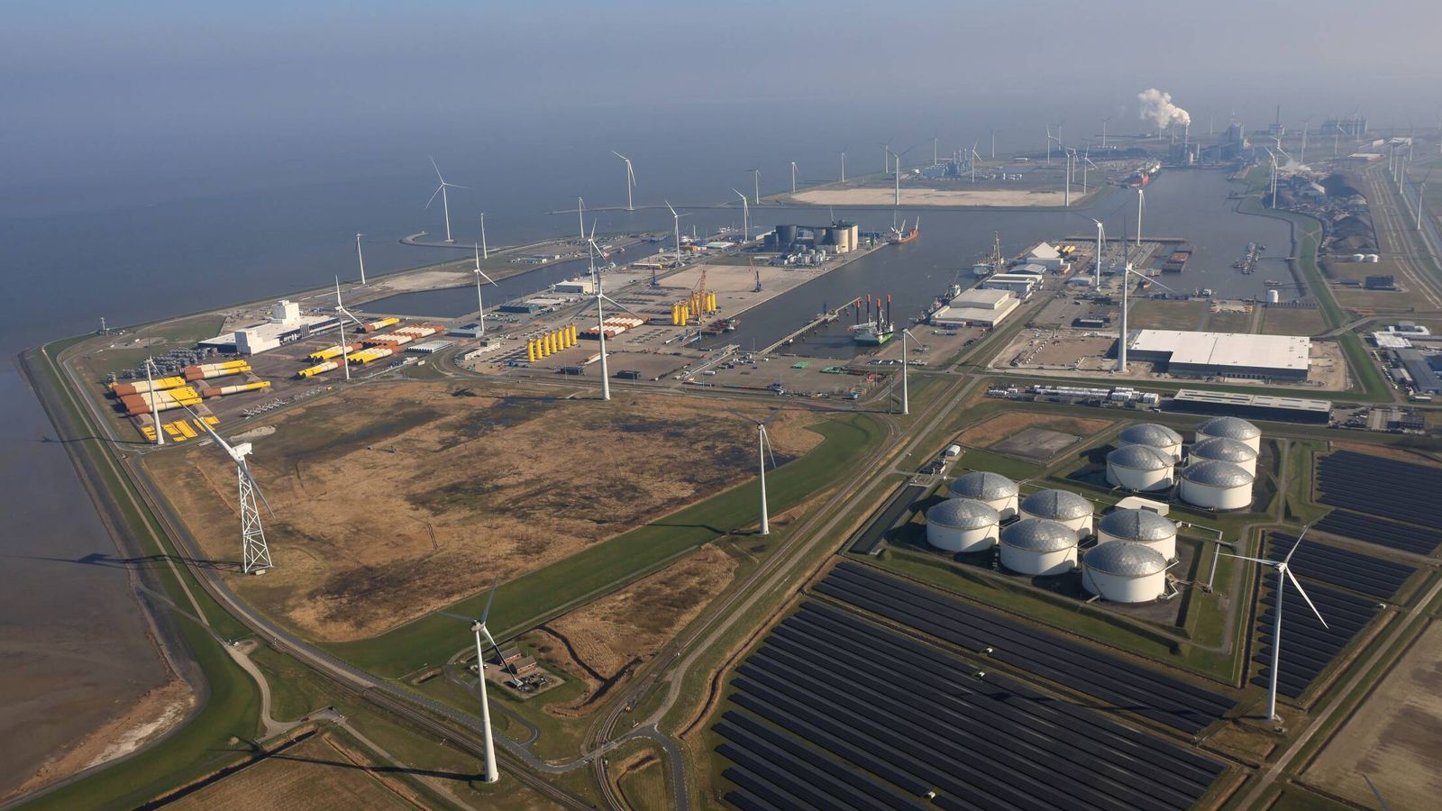 Vista aérea de Eemshaven. (Photo Groningen Seaports/Cedida)